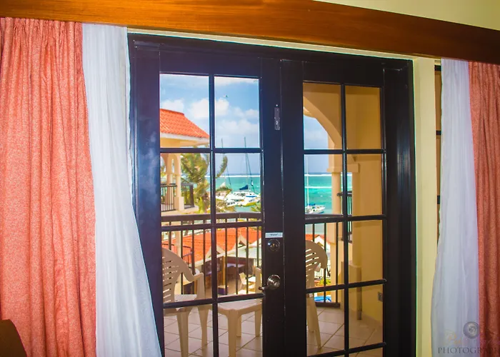 Sunbreeze Hotel 4*